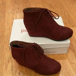 ♥️BNWB Dark Red Wedge Booties♥️